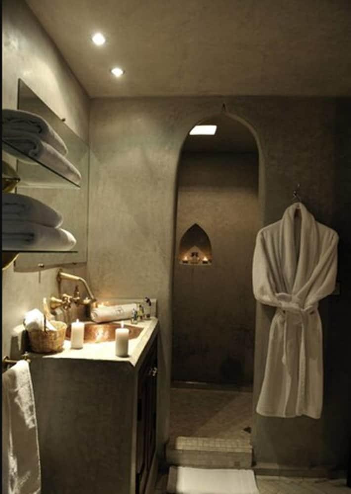 Riad Le Jardin D'Abdou Marrakesz Zewnętrze zdjęcie A spa bathroom