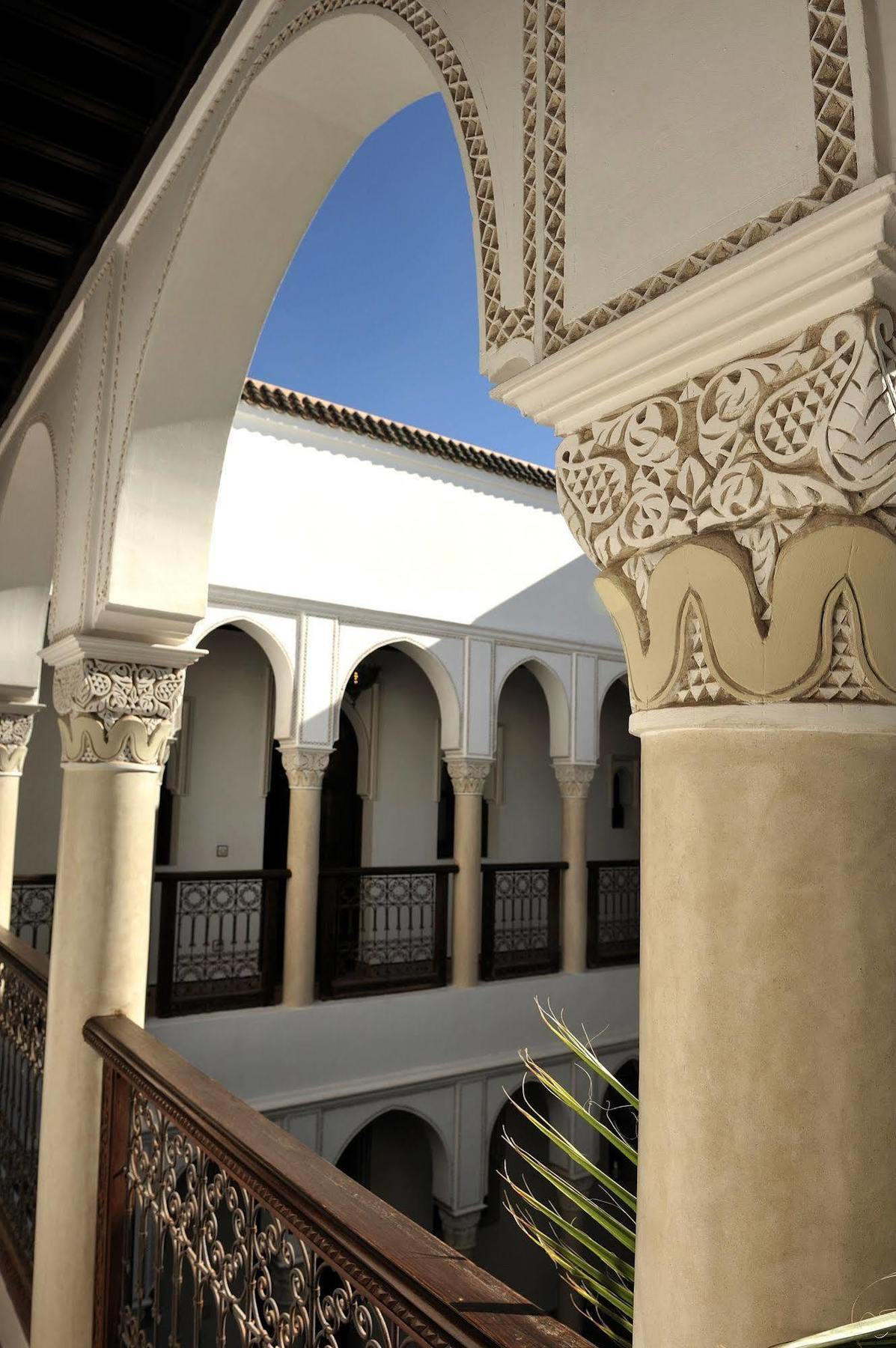 Riad Le Jardin D'Abdou Marrakesz Zewnętrze zdjęcie The courtyard of the madrasa